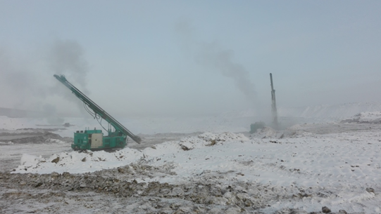 就算冰天雪地，，，，万丈玄冰，，，，他们依旧创立事业