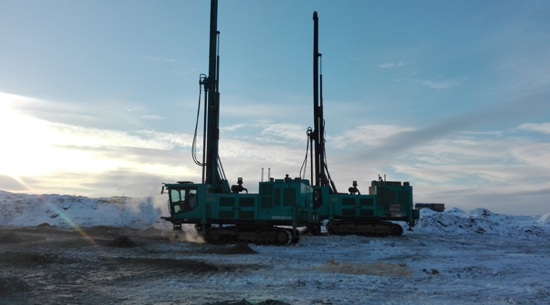 就算冰天雪地，，，，万丈玄冰，，，，他们依旧创立事业