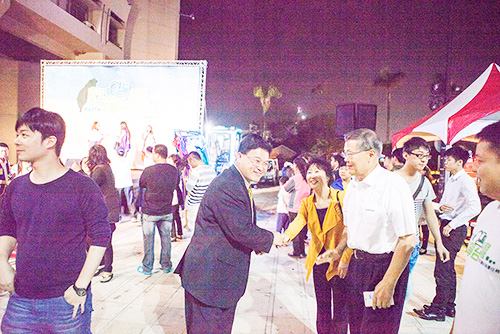 图说怪手环台净滩活动，，，智绘永利集团官网智能环保节能