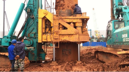 喜讯！永利集团官网智能SWRC170自行式全回转全套管钻机获湖南省首台(套)重大手艺装备产品奖励！