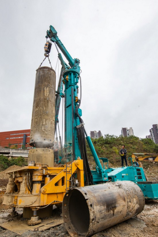 喜讯！永利集团官网智能SWRC170自行式全回转全套管钻机获湖南省首台(套)重大手艺装备产品奖励！