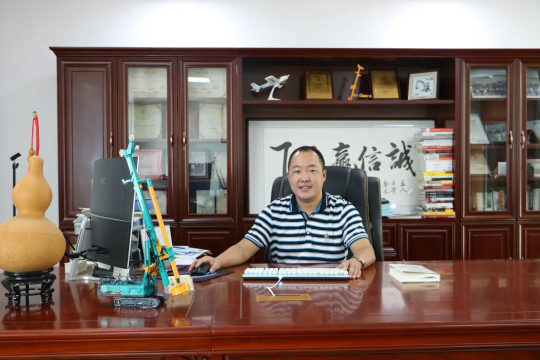 从鞋厂老板到桩工“大佬”，，，，，他以一台静力压桩机撬动财产杠杆