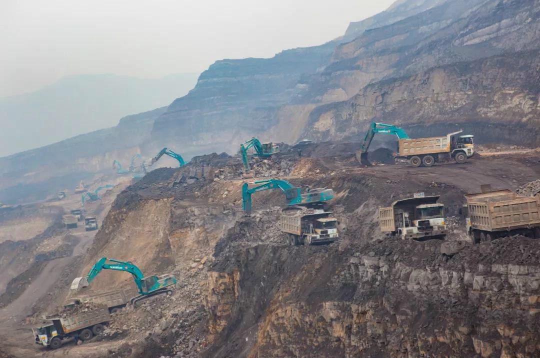 以先导式立异实现挖掘机从无到有，，，，，，从小到大，，，，，，从大到强！