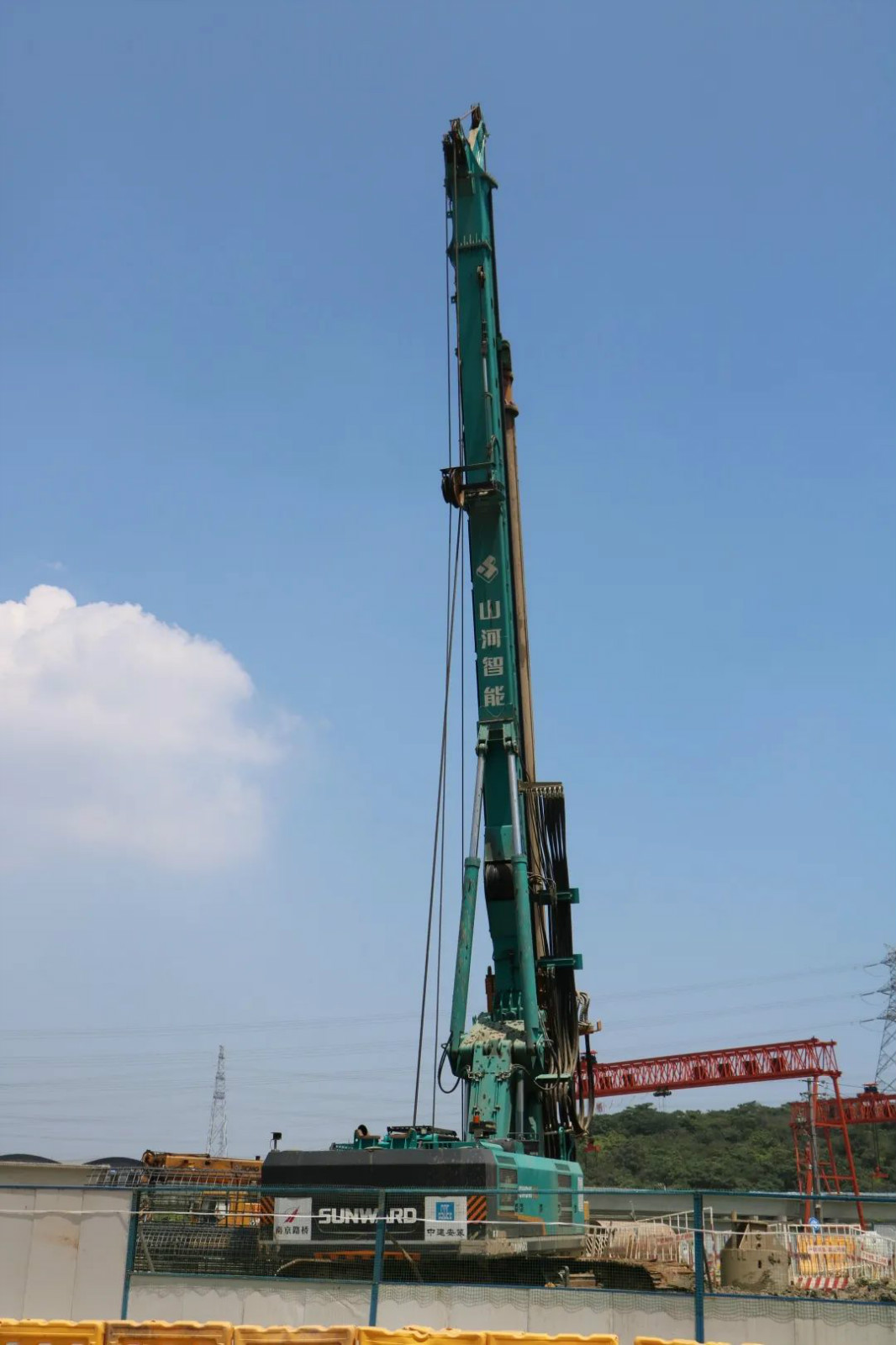 从业20多年的他，，，，为何对永利集团官网智能旋挖钻机情有独钟