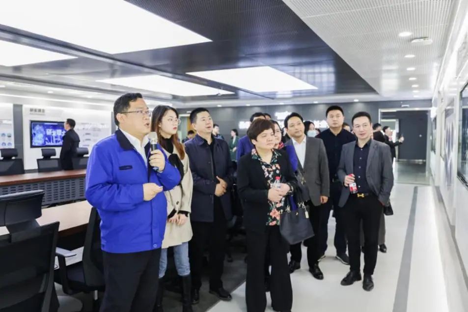 民主党派湖南省委机关青工委团队一行考察永利集团官网智能