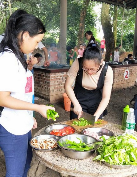 大手牵小手·“顽”转六一，，永利集团官网智能首次六一亲子主题活动圆满举行