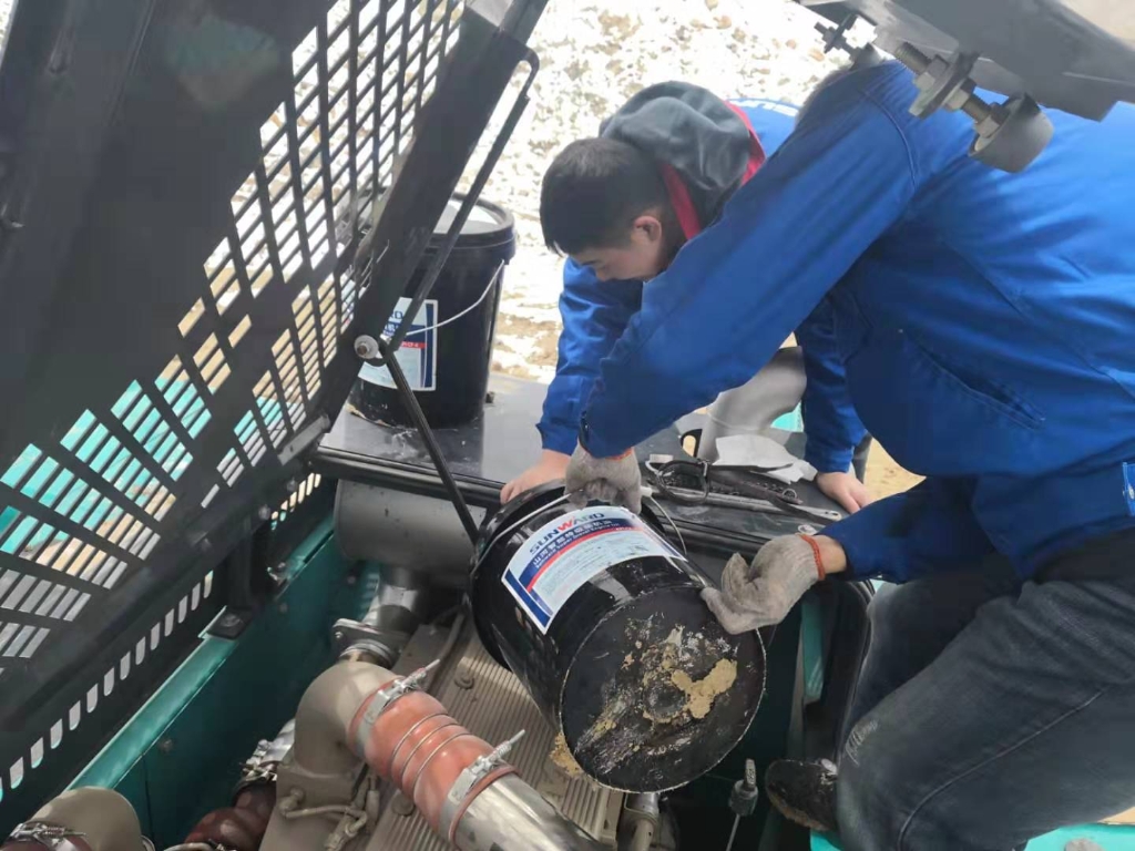 永利集团官网智能470挖机乐成挑战天下屋脊