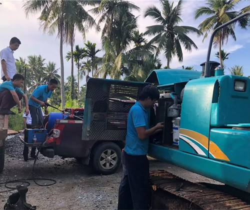 作为村里的创富标杆，，，，，，陈老板的∶院爱将”事实是谁？？？