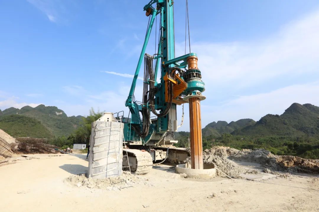 一个月只完成3根桩，，为何客户连连赞美？？？？