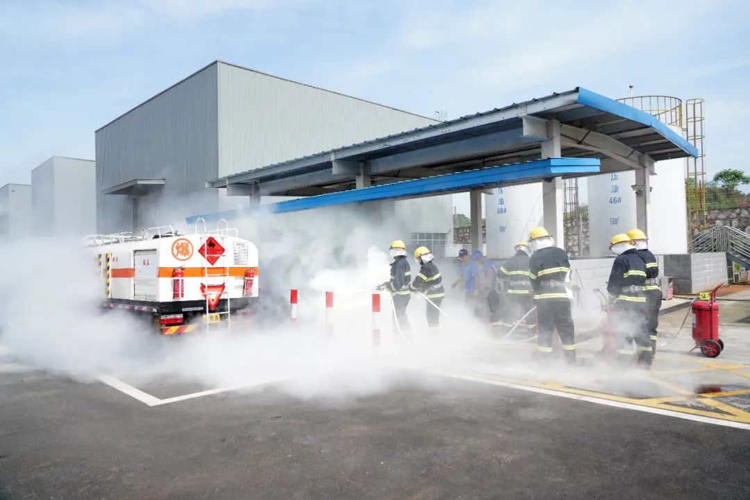 实战演练砺精兵——2021年长沙市工贸企业危险化学品综合应急演练在永利集团官网智能举行