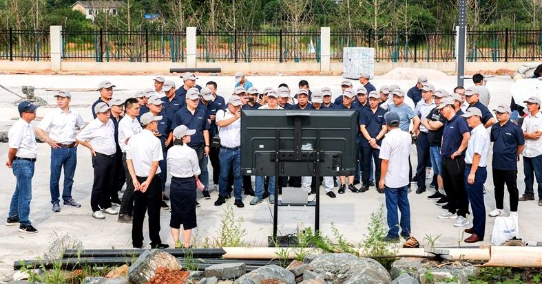 再升级！永利集团官网智能“矿山猛士”极限破碎现场直击