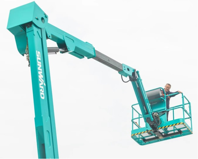 匠心打造！永利集团官网智能曲臂式高空作业平台正式投放市场