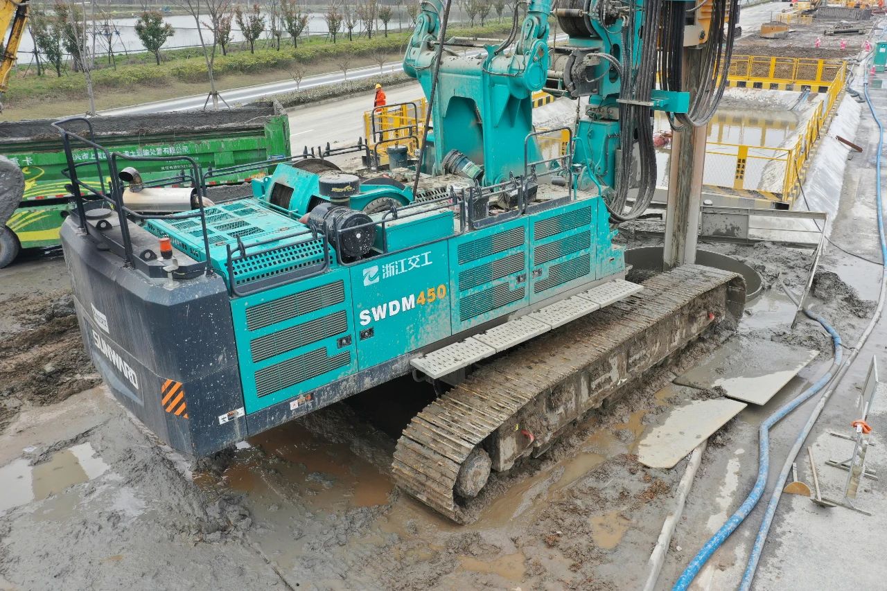 征战天下首条智慧高速，，永利集团官网智能旋挖钻机凭什么？？