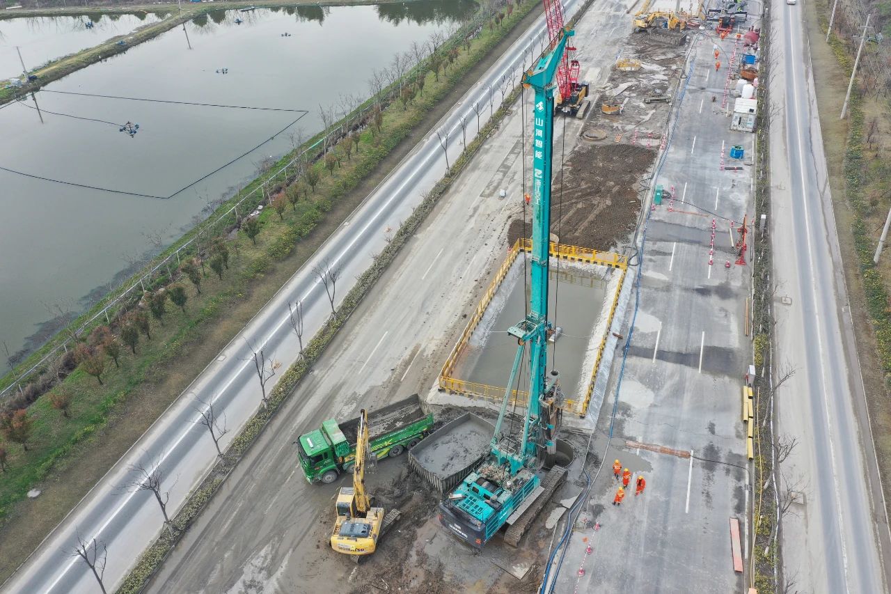 征战天下首条智慧高速，，永利集团官网智能旋挖钻机凭什么？？