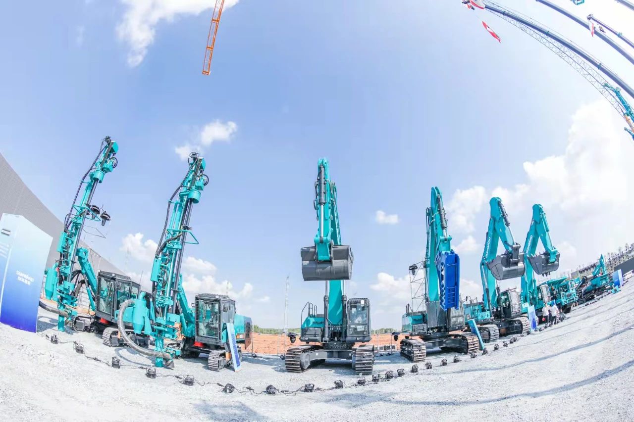 永利集团官网智能何清华：立异驱动 数字赋能，，，，，助推制造业数字化转型