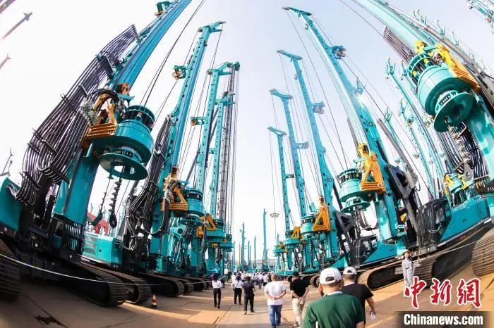 媒体聚焦 | 中新社专访——永利集团官网智能首创人何清华：向着太阳奔驰的筑梦人