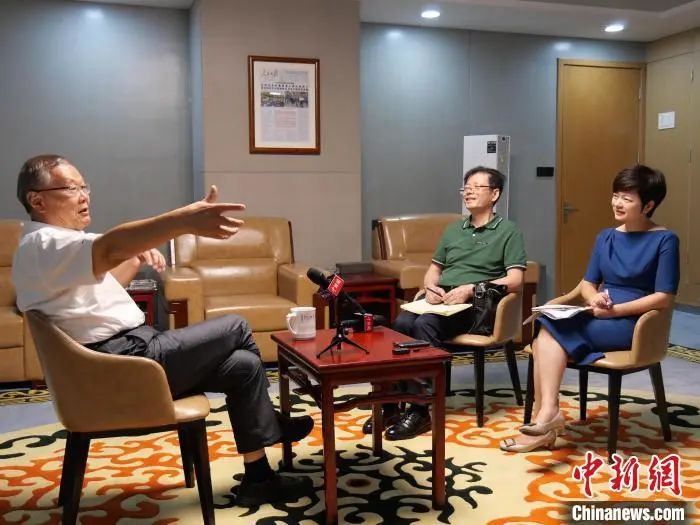 媒体聚焦 | 中新社专访——永利集团官网智能首创人何清华：向着太阳奔驰的筑梦人