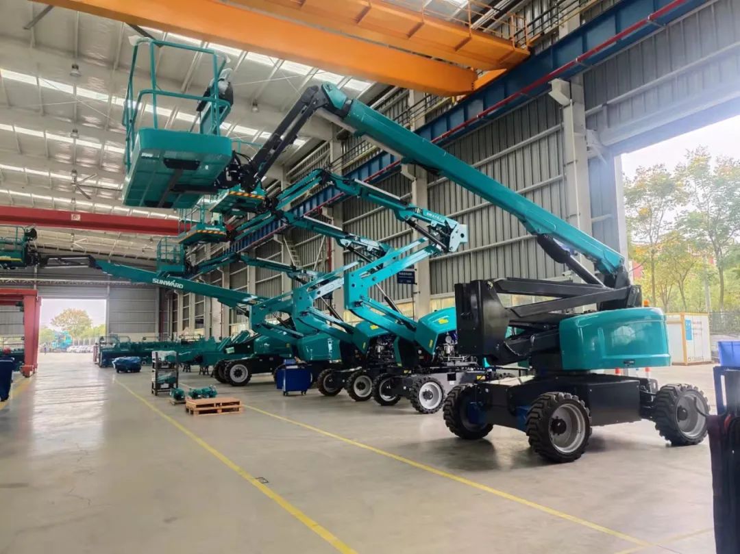 同级别作业高度最高！永利集团官网智能首款自主研发电动臂式高空作业平台下线