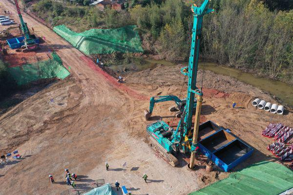 首根桩基开钻！永利集团官网智能助力新建沪渝蓉高速铁路建设