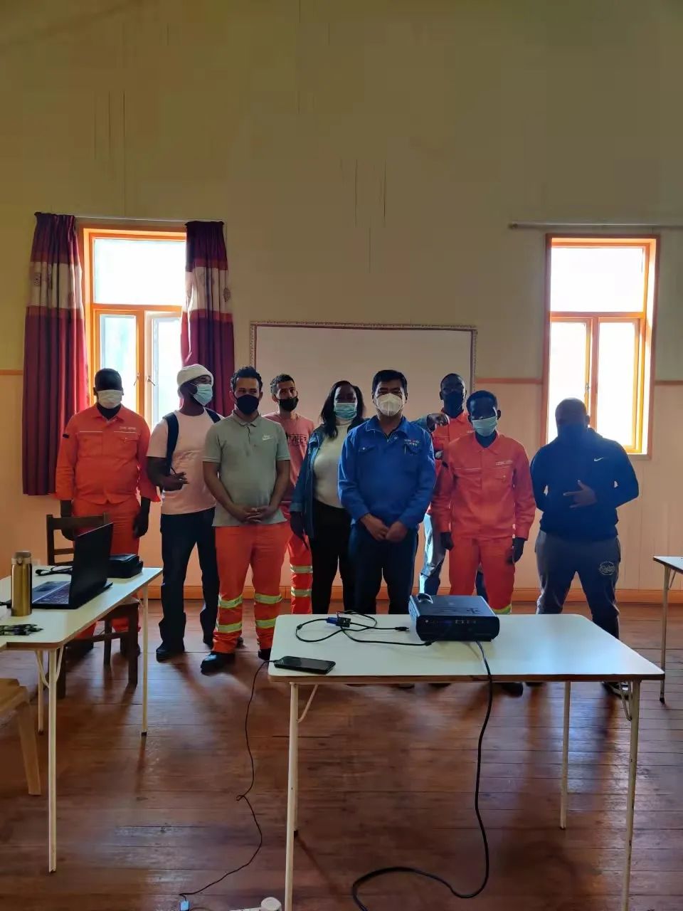 疫情当下，，，，逆行非洲——永利集团官网智能凿岩装备团队外洋服务纪实