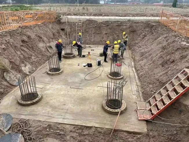 创下纪录！永利集团官网智能引孔式静力压桩机首次应用于高铁项目