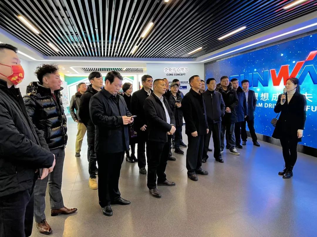 湖南异地商会联合会组织外洋湘商来访永利集团官网智能