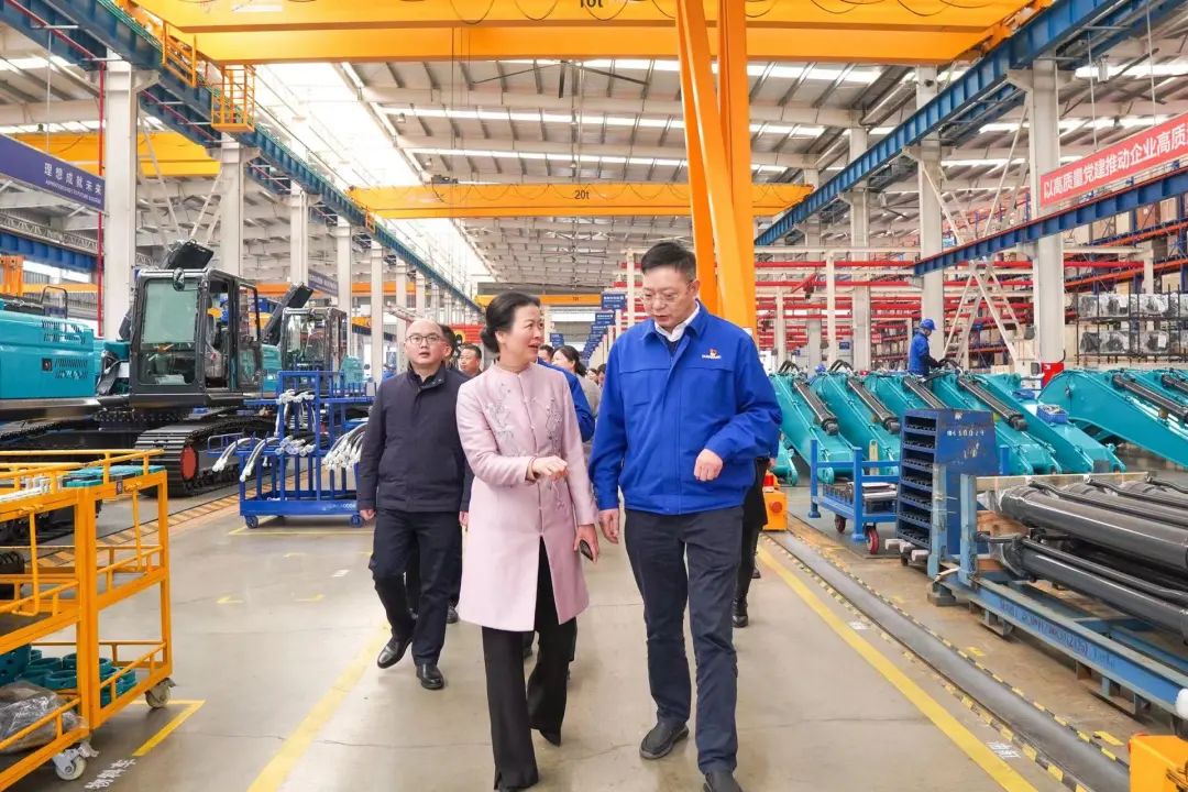 长沙市总工会、长沙经开区总工会一行调研永利集团官网智能