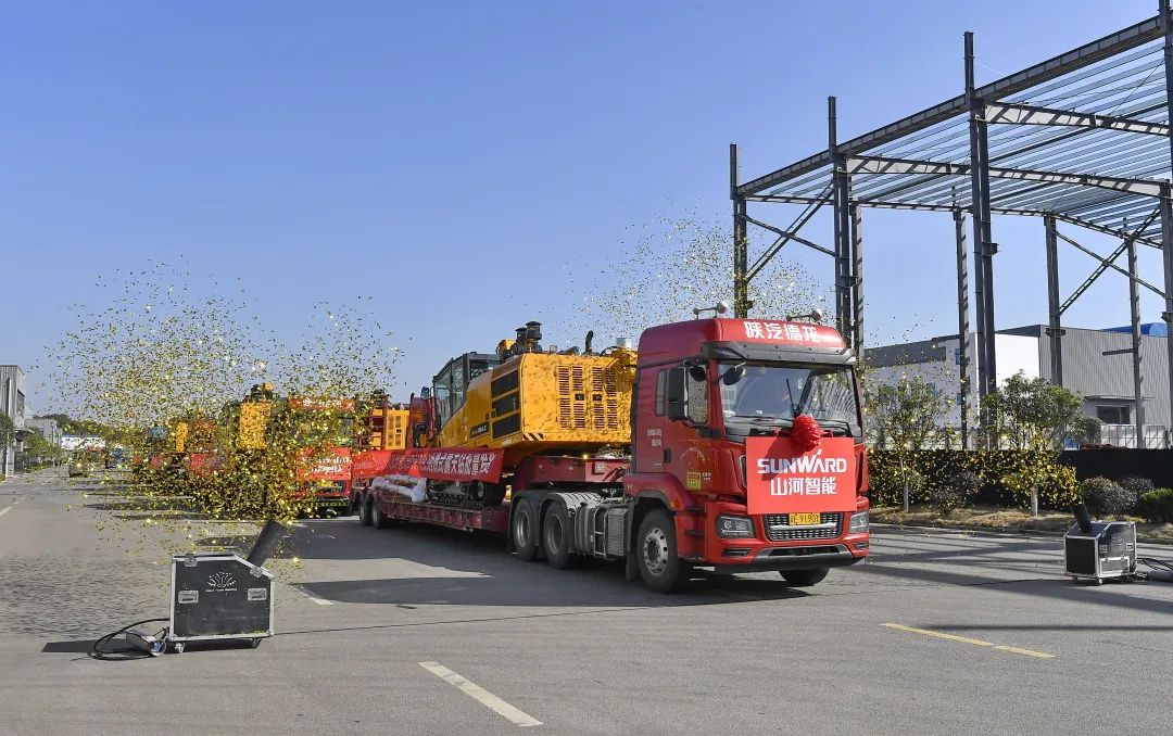 又一款差别化定制产品获认可！永利集团官网智能SWDH89J内燃式露天钻批量发货