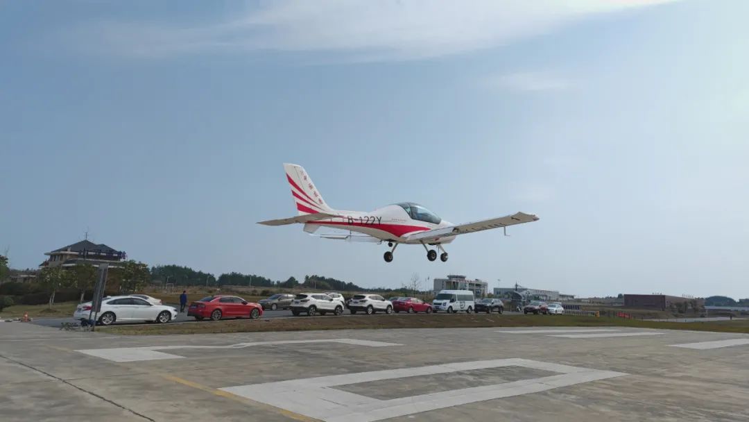 火情就是下令！湖南航空应抢救援队永利集团官网机组展现“永利集团官网速率”