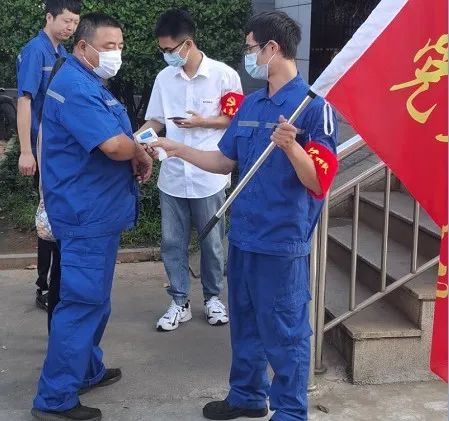 永利集团官网工匠 | “浪波”不言苦，，甘为“人梯”承大重