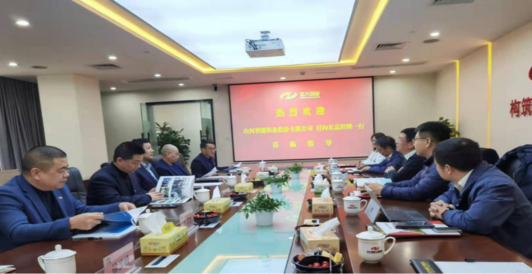 携手战边疆！永利集团官网智能潜孔钻机助力弘大爆破新疆奇台项目建设