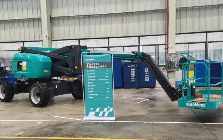 行业同级别产品之最！永利集团官网智能又一款曲臂式高空作业平台乐成下线