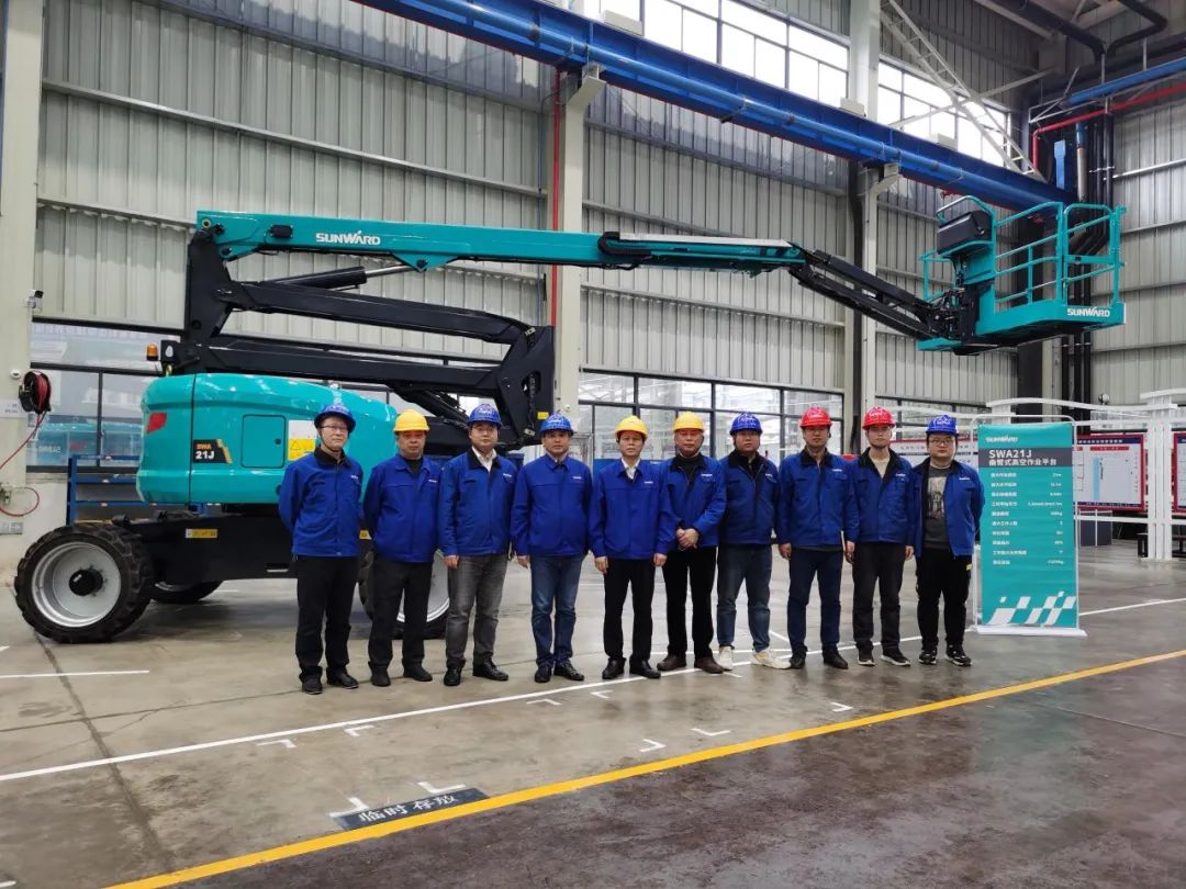 行业同级别产品之最！永利集团官网智能又一款曲臂式高空作业平台乐成下线
