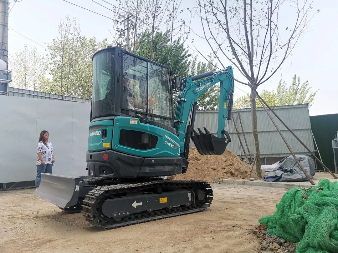 冲、冲、冲！带您感受永利集团官网智能挖掘机火热交机时刻