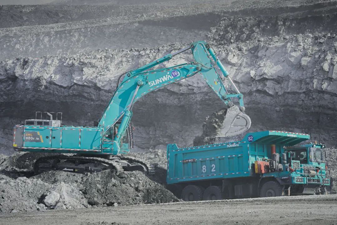 图集 | “永利集团官网绿”满矿山！永利集团官网智能矿山成套装备实力“亮剑”