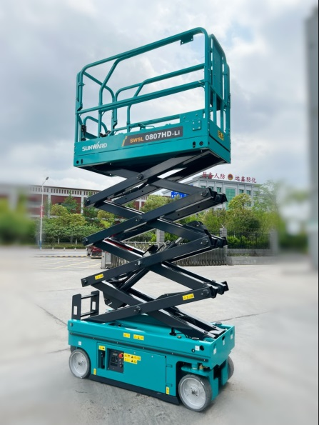 与“锂”相约，，，，，，助力“双碳”！永利集团官网智能全系列锂电剪叉式高空作业平台周全进军市场