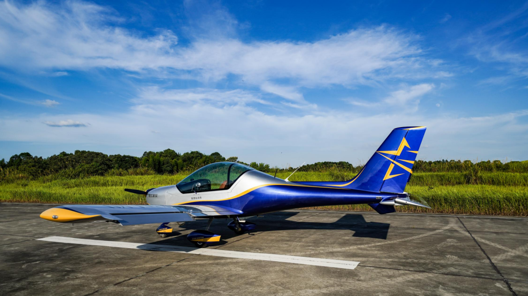 图集 | 阿若拉穿“鲨”衣，，，，，，尚有更多套装为天空添彩！