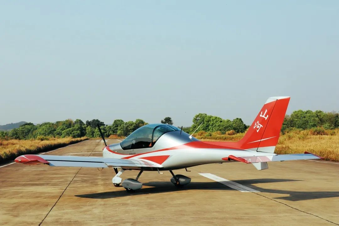 图集 | 阿若拉穿“鲨”衣，，，，，，尚有更多套装为天空添彩！