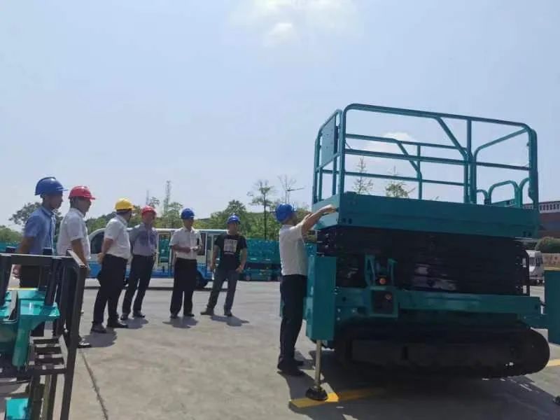 加速电动化产品结构，，永利集团官网智能第一款履带剪叉式高空作业平台来了！