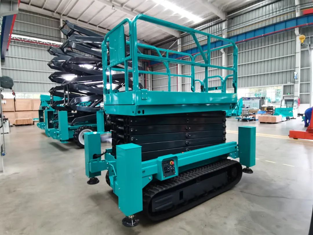 加速电动化产品结构，，永利集团官网智能第一款履带剪叉式高空作业平台来了！