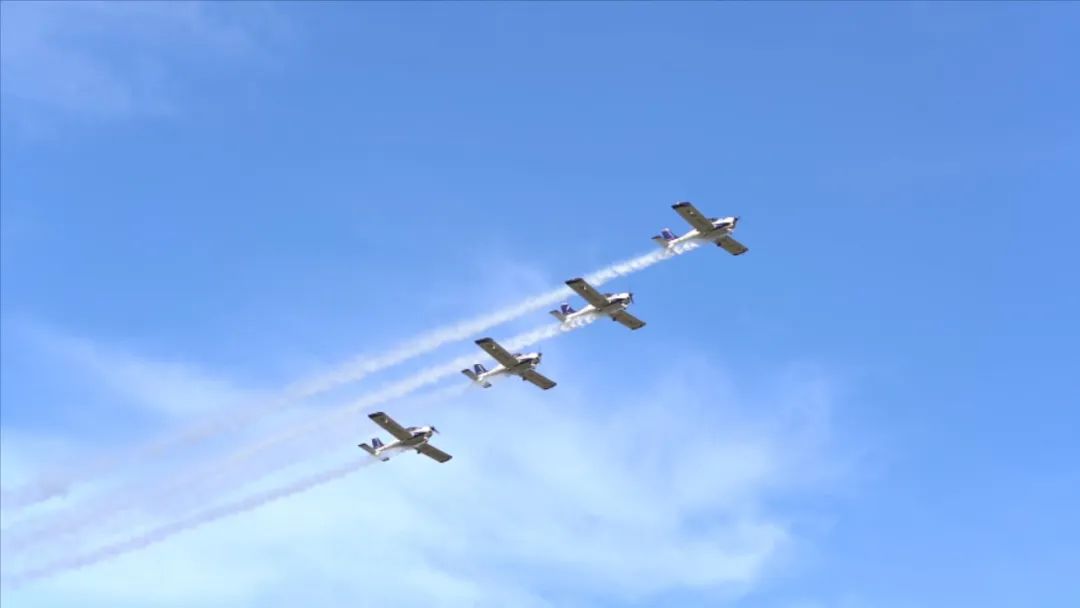 空中着花、大坡度盘旋、俯冲跃升……看永利集团官网航行演出队炫技2022湖南航展动态展
