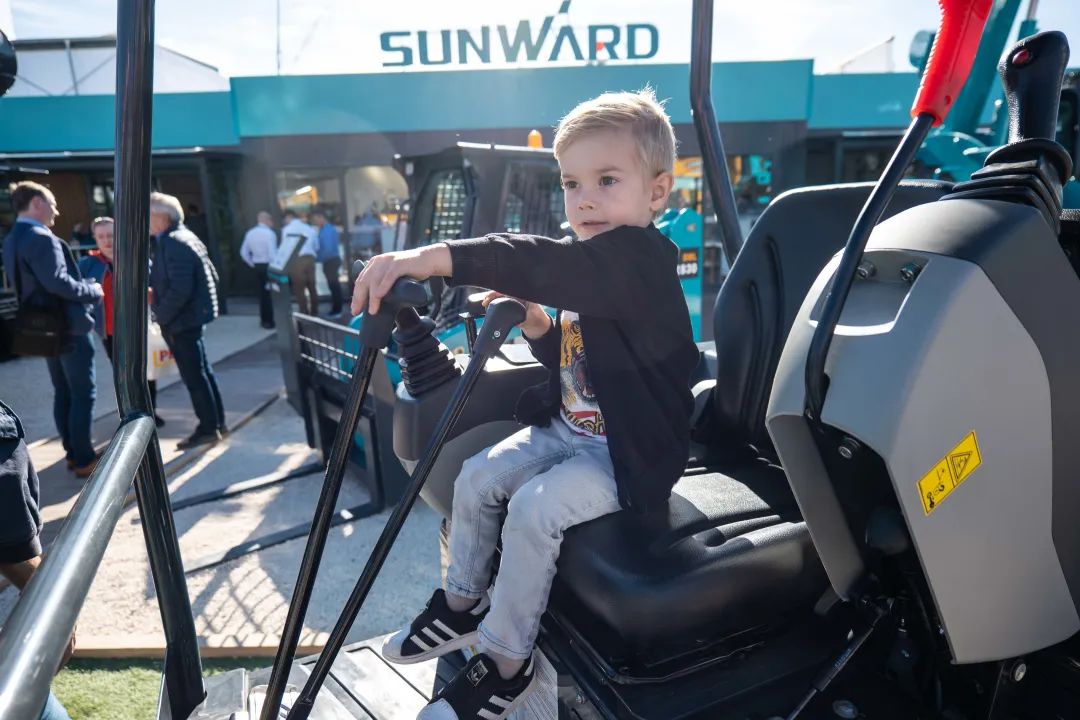 Bauma 2022 | 一组火热现场图带您重温永利集团官网智能德国宝马展之旅