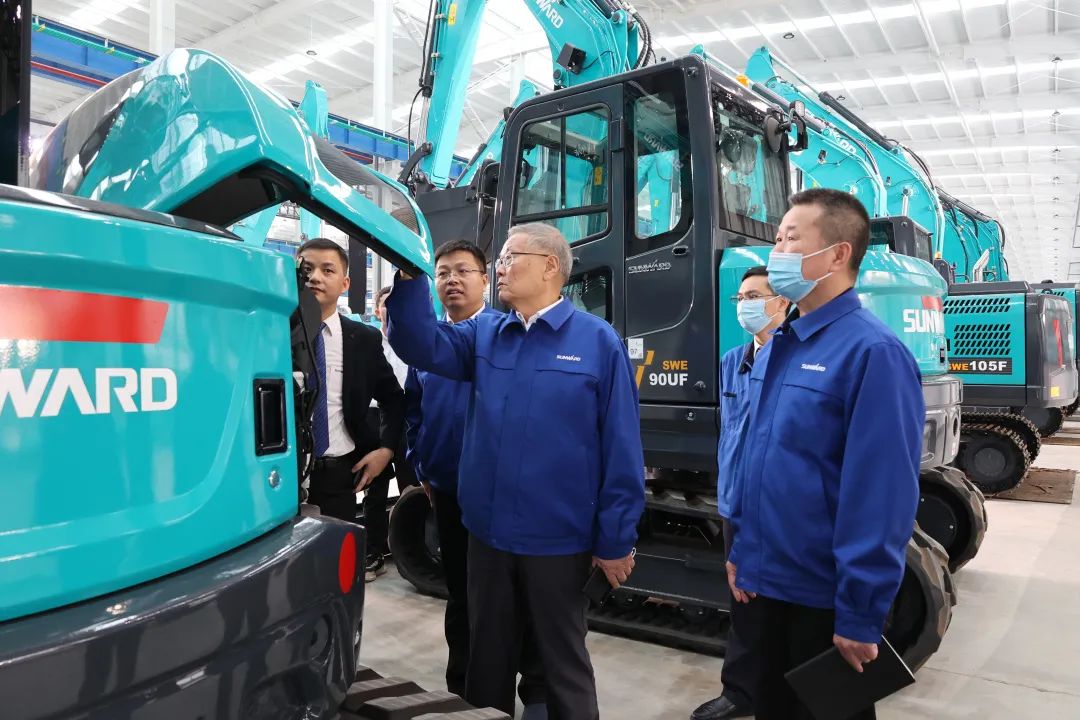 助力“双碳”目的！永利集团官网智能集中宣布F系列国四挖掘机
