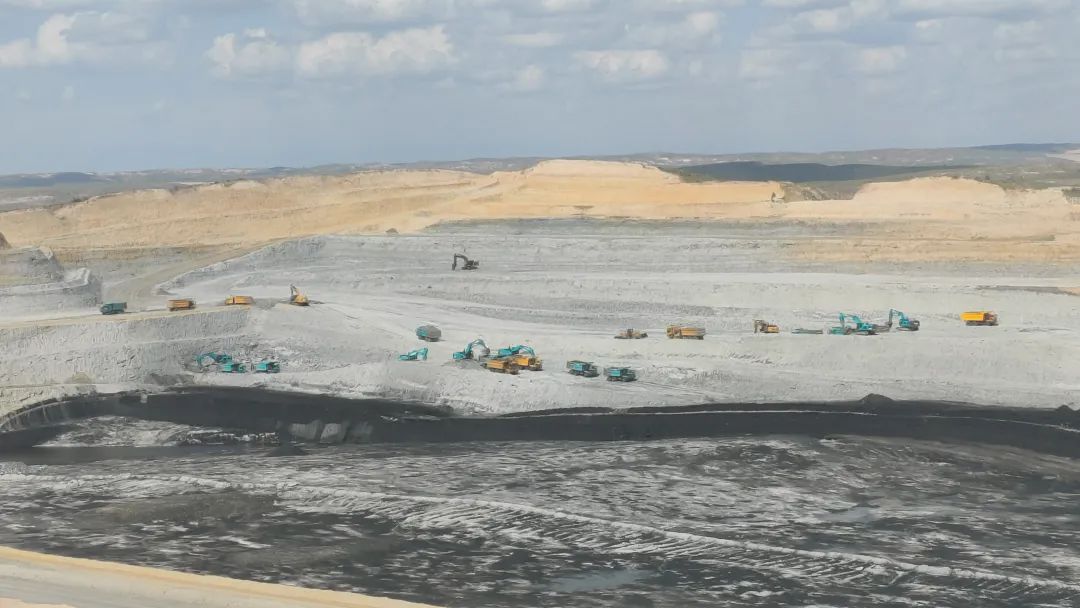 腾远添智能新绿，，，永利集团官网巨改革能源矿卡批量交付