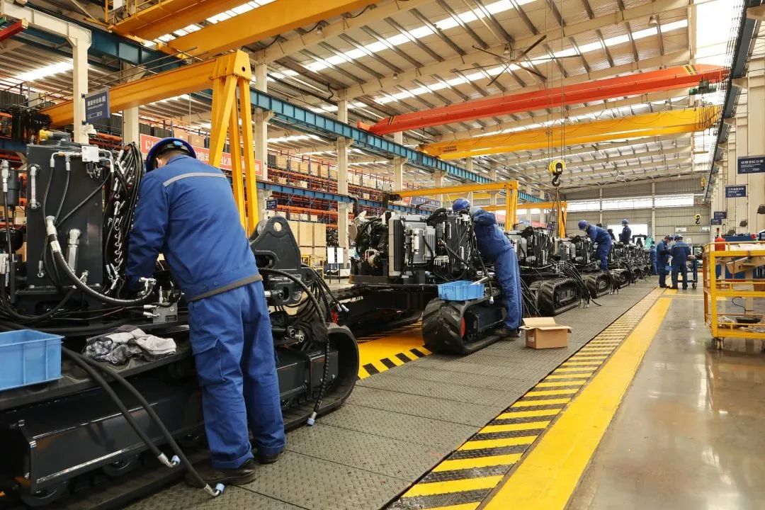 莫道君行早，，更有早行人！永利集团官网智能癸卯兔年开工大吉