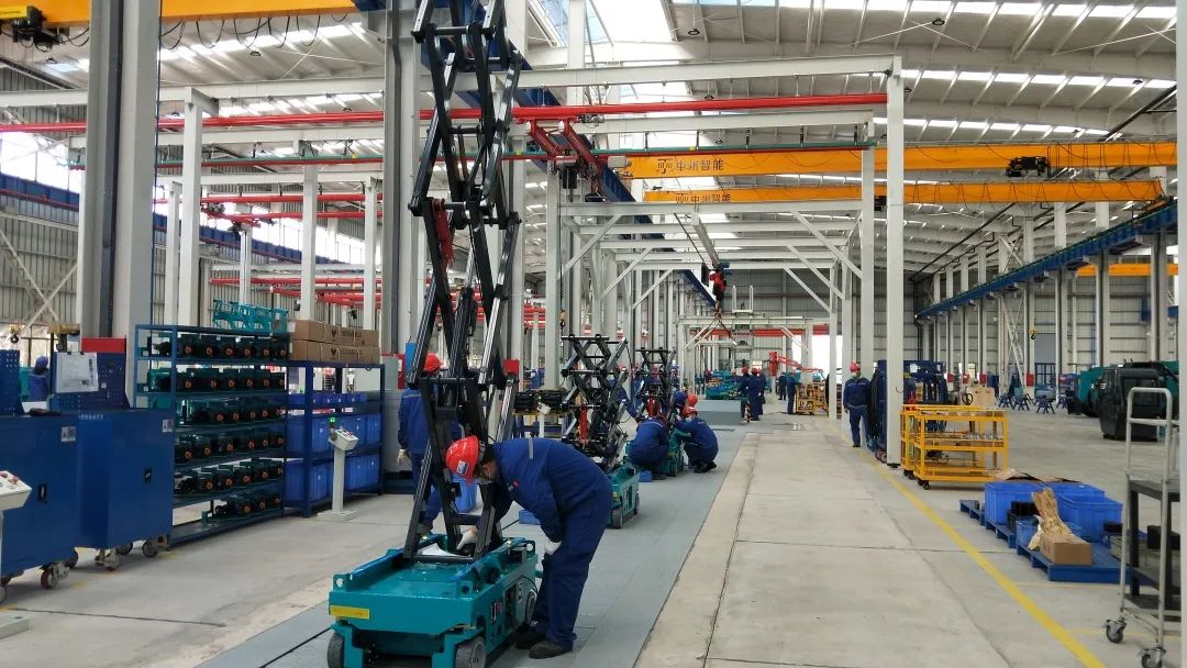 吹响复工“冲锋号”，，，，，，全力冲刺“开门红”！永利集团官网智能高空机械复工复产举行时