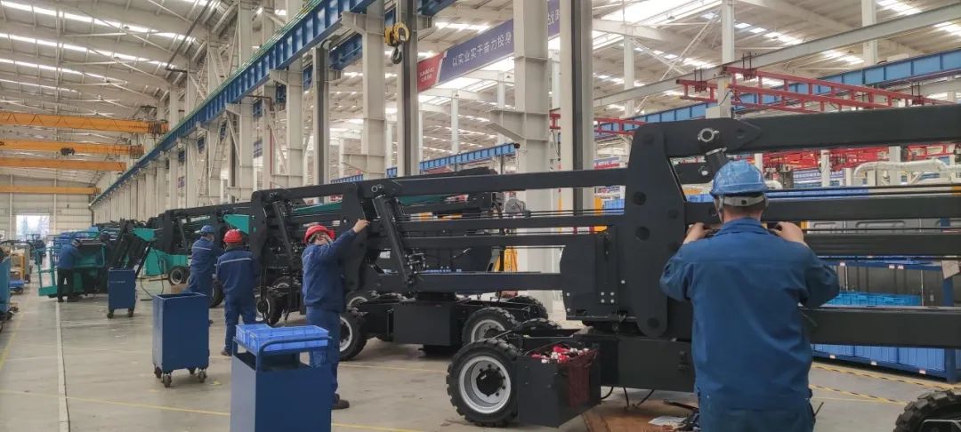 吹响复工“冲锋号”，，，，，，全力冲刺“开门红”！永利集团官网智能高空机械复工复产举行时