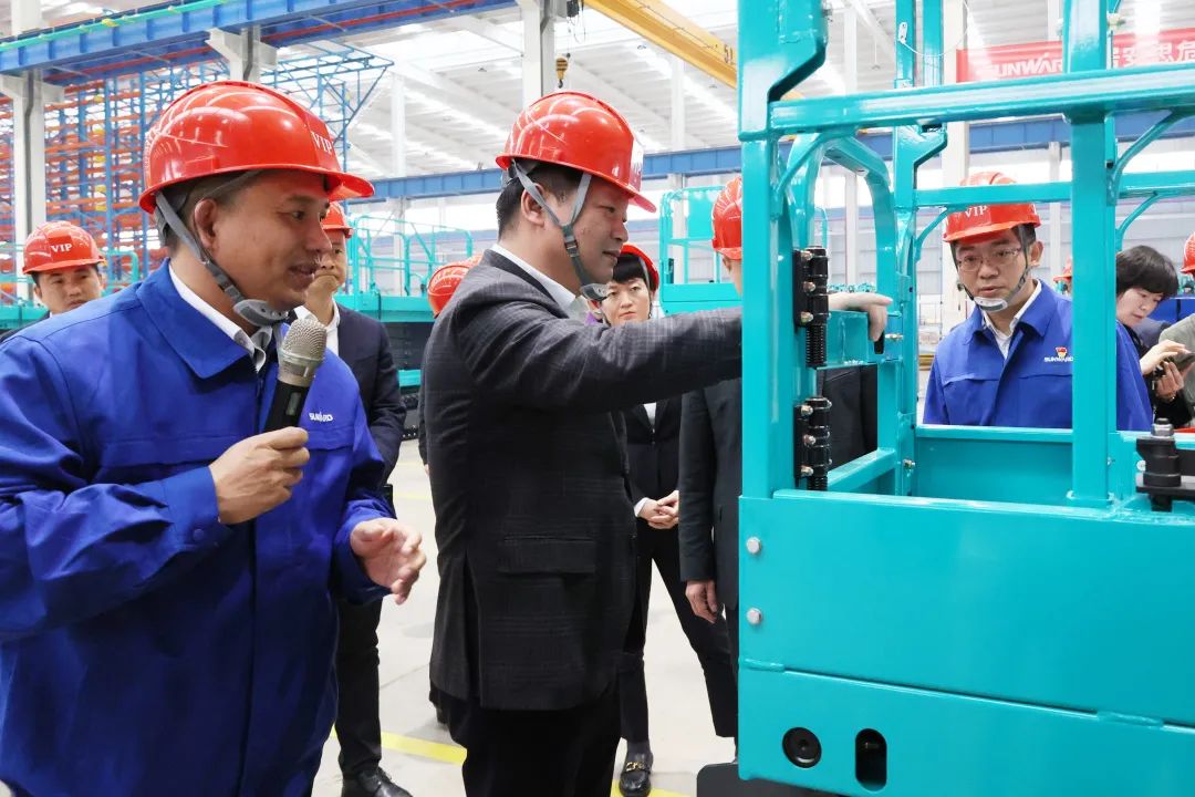 付旭明慰问永利集团官网智能市三八红旗头并督导清静生产事情