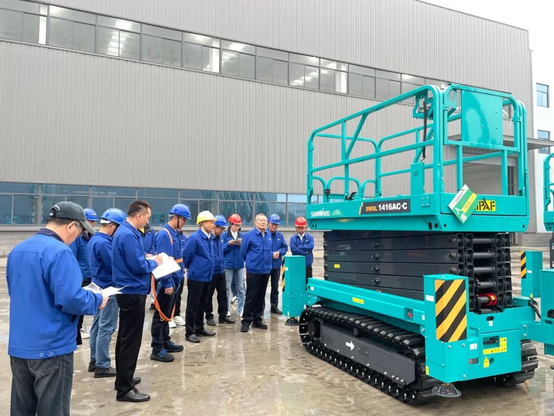 出厂即“出道”！永利集团官网智能首款履带剪叉式高空作业平台批量上市