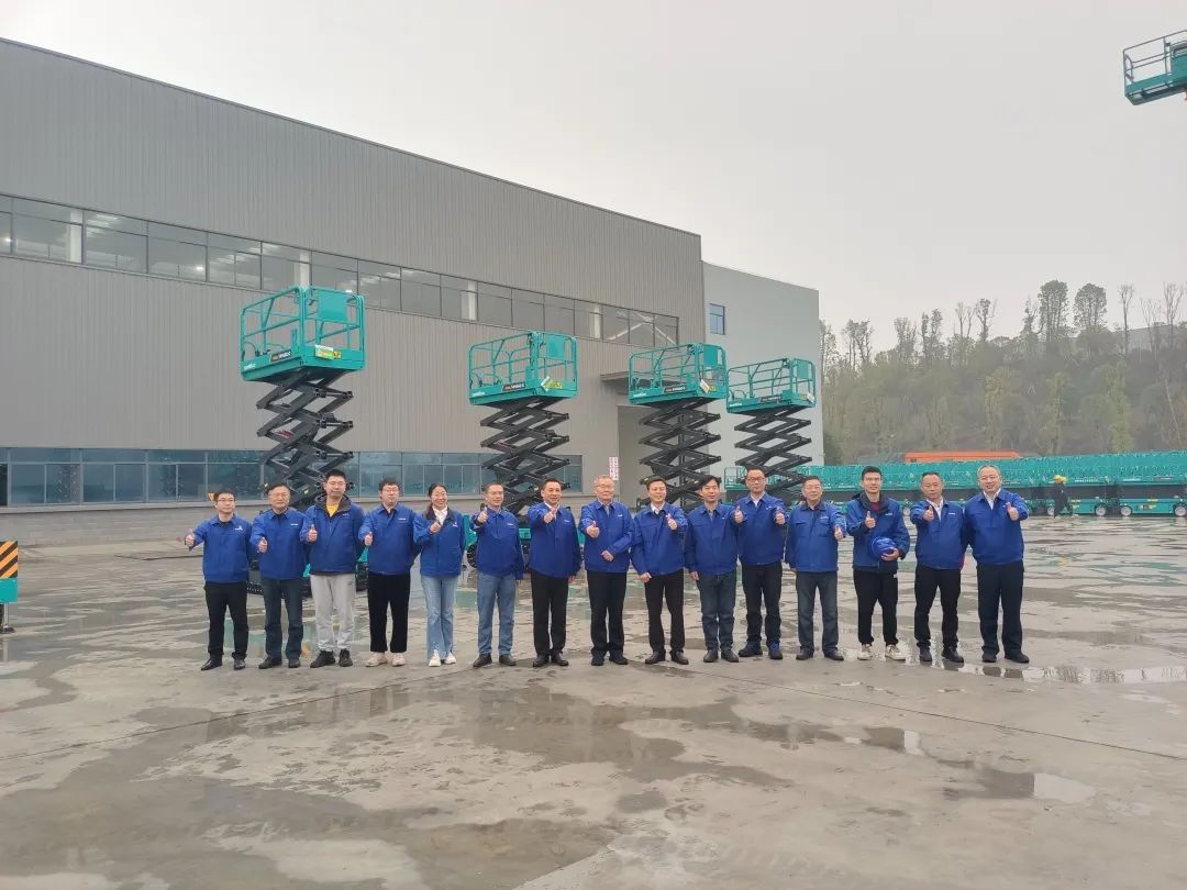 出厂即“出道”！永利集团官网智能首款履带剪叉式高空作业平台批量上市